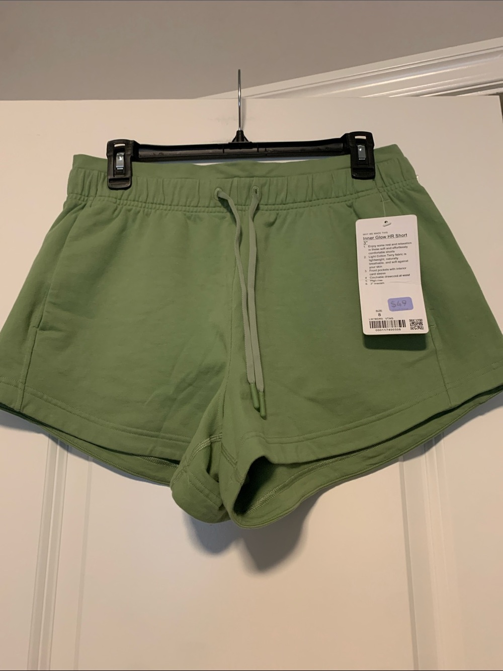 lululemon athletica Inner Glow HR Short 3in
Sz 8, NWT